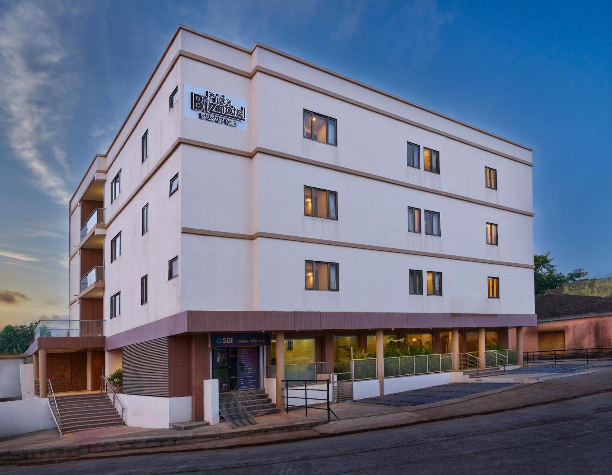 Pride Biznotel Sasan Gir Εξωτερικό φωτογραφία